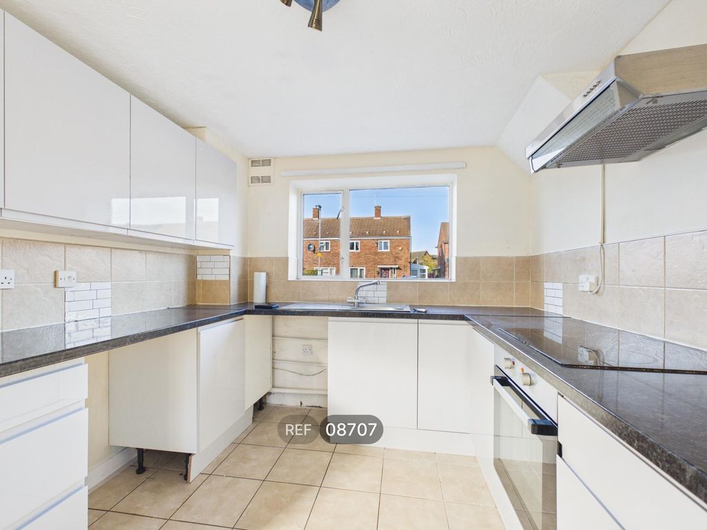 Property photo 3 of 16 Kitchen