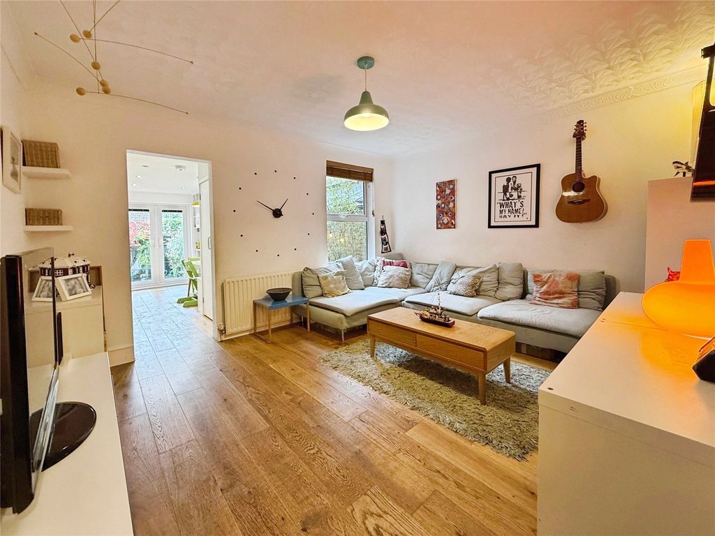 Property photo 2 of 22 Picture No. 01