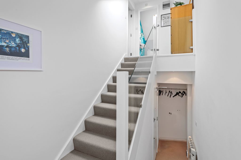 Property photo 2 of 7 051A8195