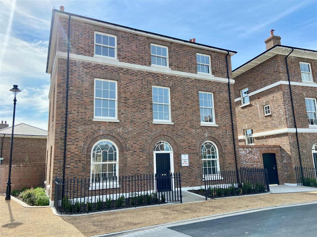 Property photo 1 of 13 Plot 571