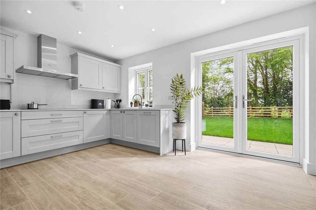 Property photo 2 of 30 Picture No. 08