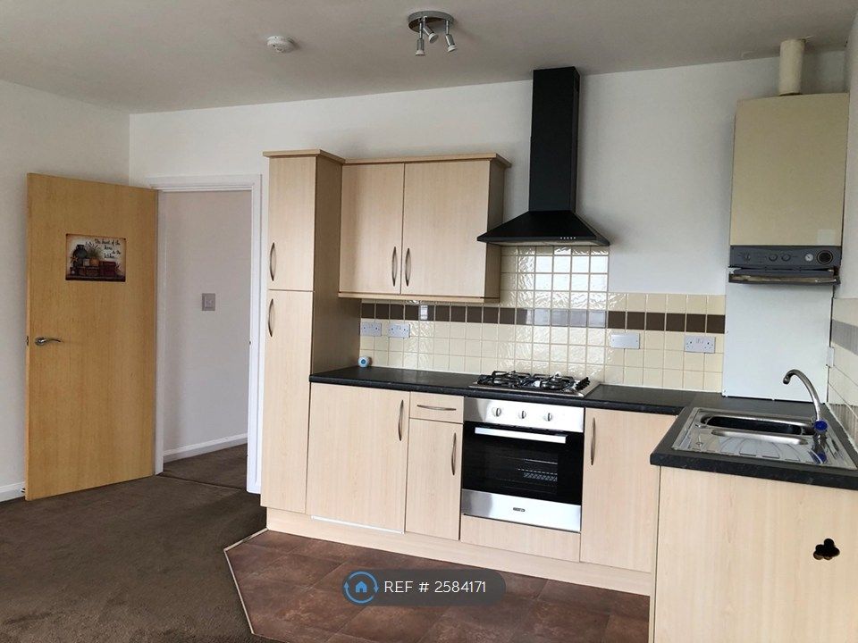 Property photo 2 of 12 Kitchen/Lounge