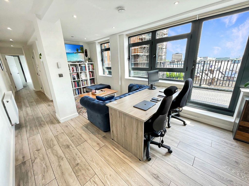 Property photo 3 of 15 3849354