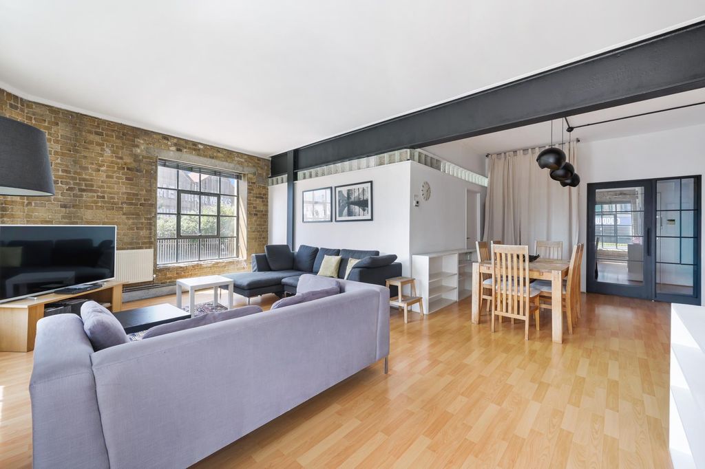 Property photo 2 of 11