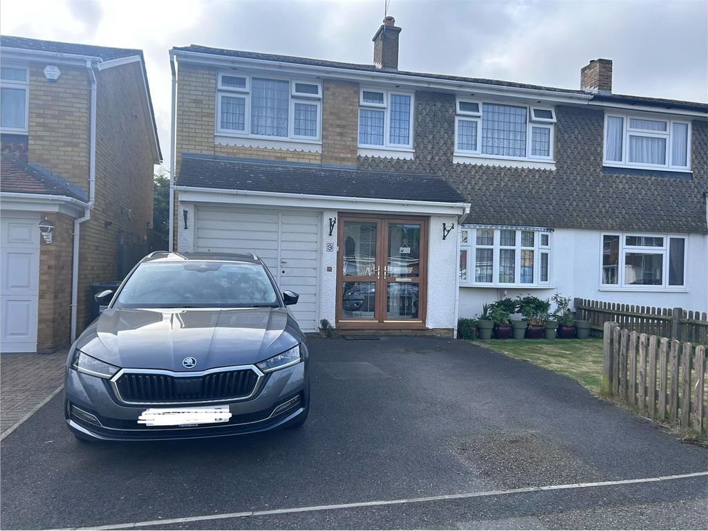 Property photo 1 of 2 Front