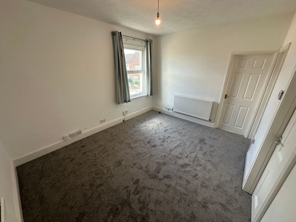 Property photo 2 of 5 Living Room