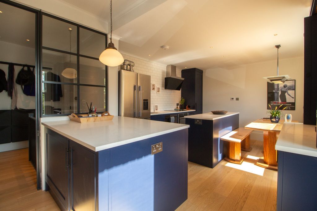 Property photo 2 of 16 5285943
