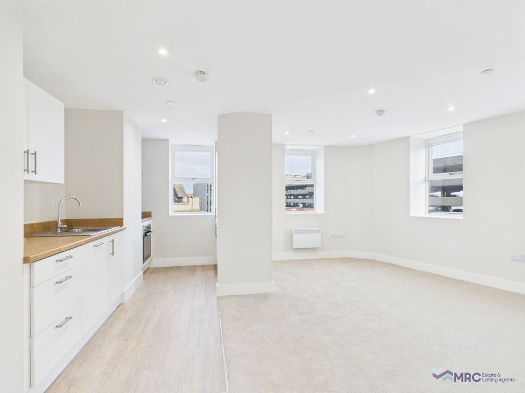 Property photo 1 of 9 Newly Developed 2 Bed Apartment To Let