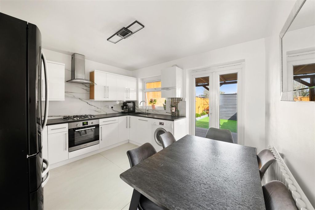 Additional image 4 of 3 bed semi-detached house for saleFredora Avenue, Hayes UB4