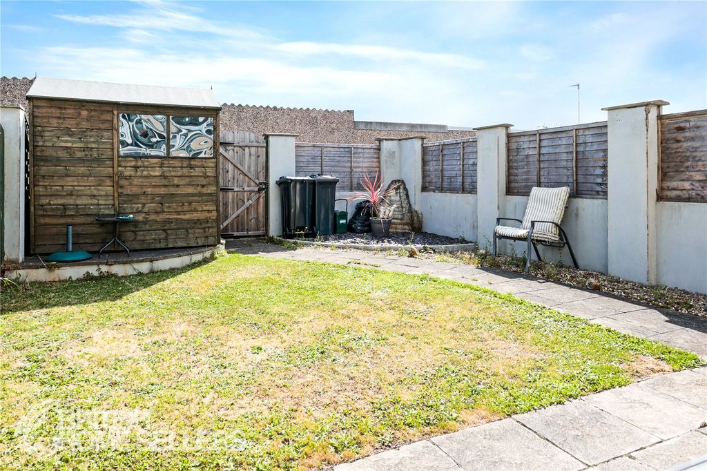 Property photo 2 of 12 Picture No. 15