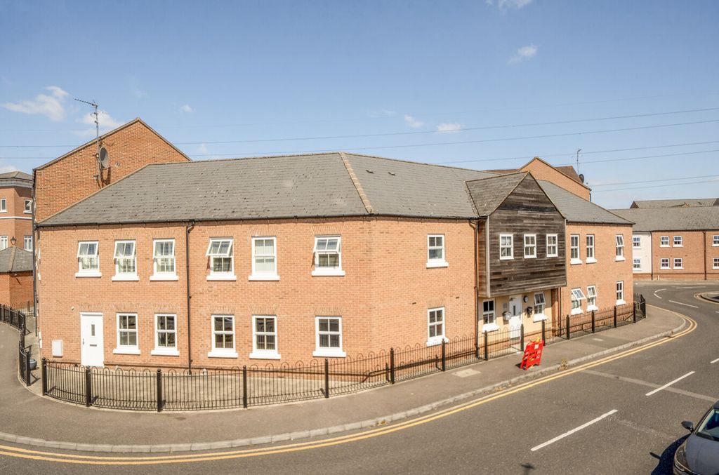 Property photo 1 of 16 1488964-1-6A54Efa...