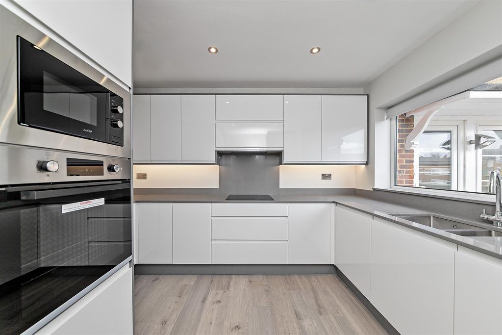 Property photo 2 of 31 66Thequadrant-9.Jpg