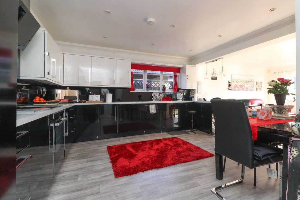 Property photo 2 of 13 Picture 2