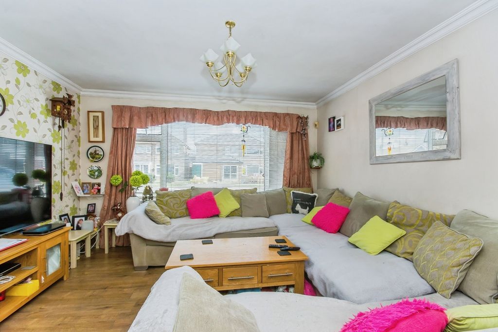 Property photo 2 of 17 Photo