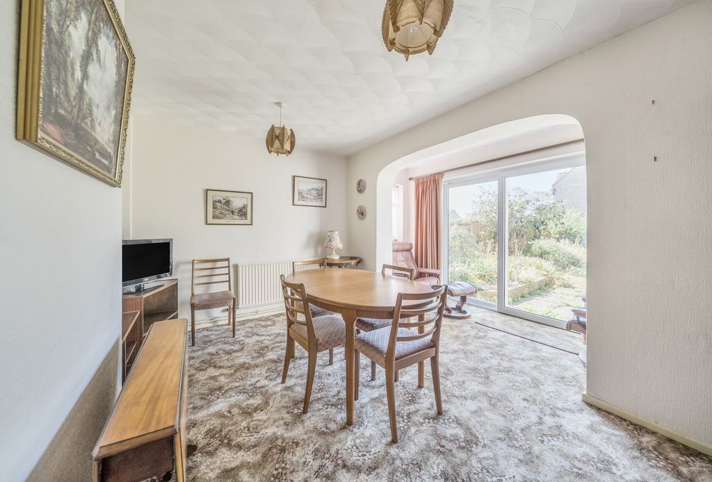 Property photo 3 of 15 1327562-8-6883Bd6...