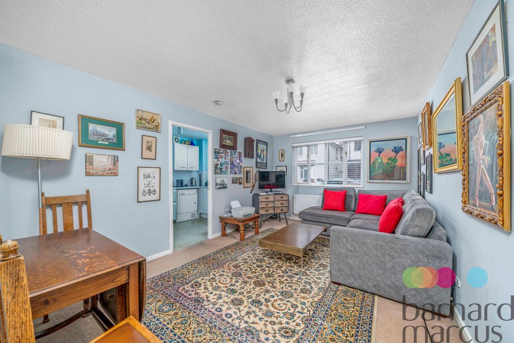 Property photo 1 of 9 Living Room