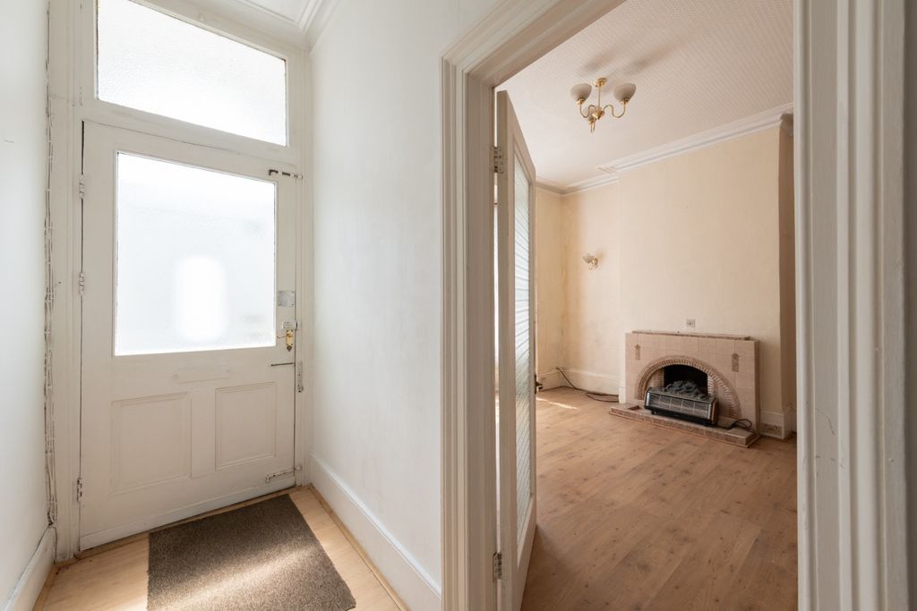 Property photo 2 of 28 5300121