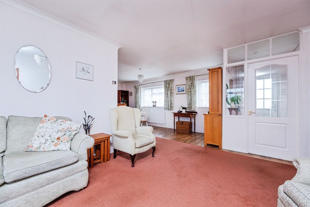 Property photo 3 of 20