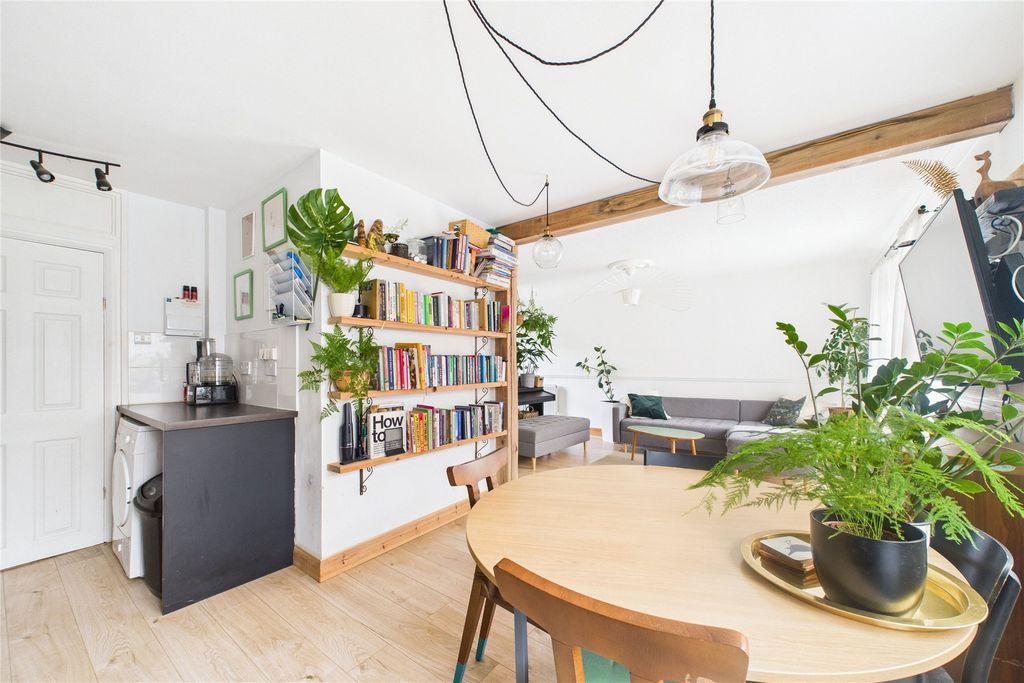 Property photo 3 of 12 Picture No. 15