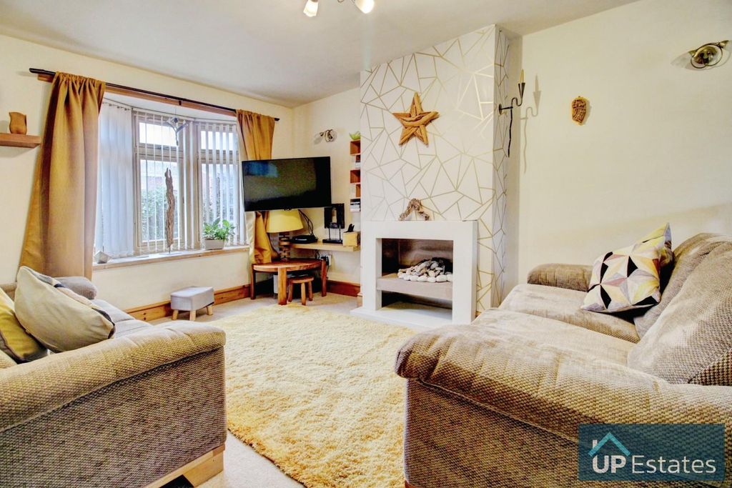 Property photo 3 of 25