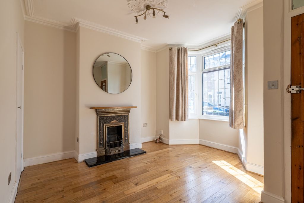 Property photo 2 of 27 5555772