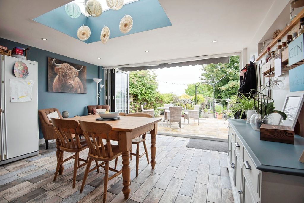 Property photo 3 of 15 Pbox-Img.Jpg