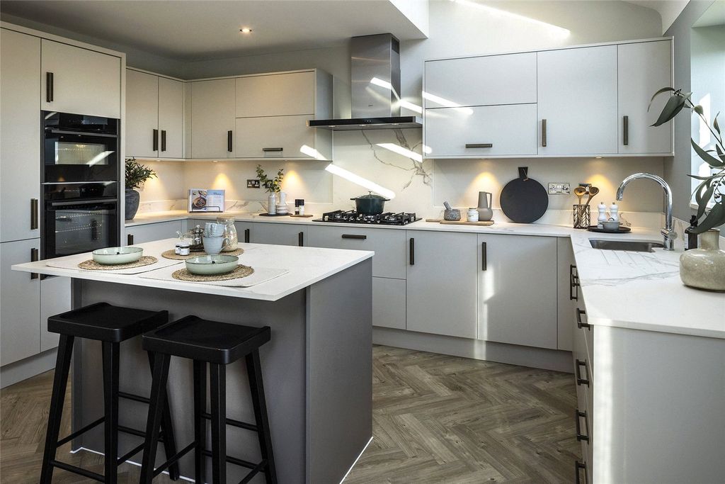 Property photo 3 of 10 Show Home