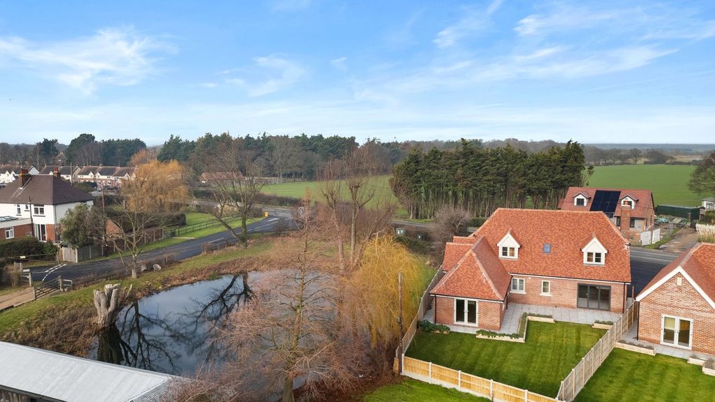 Property photo 2 of 24