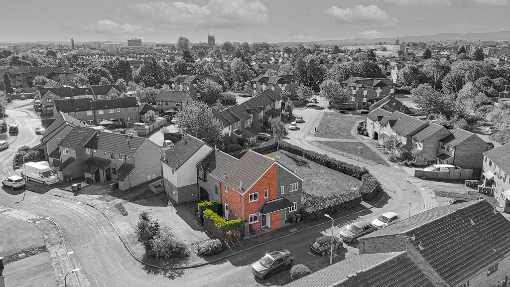 Property photo 2 of 22