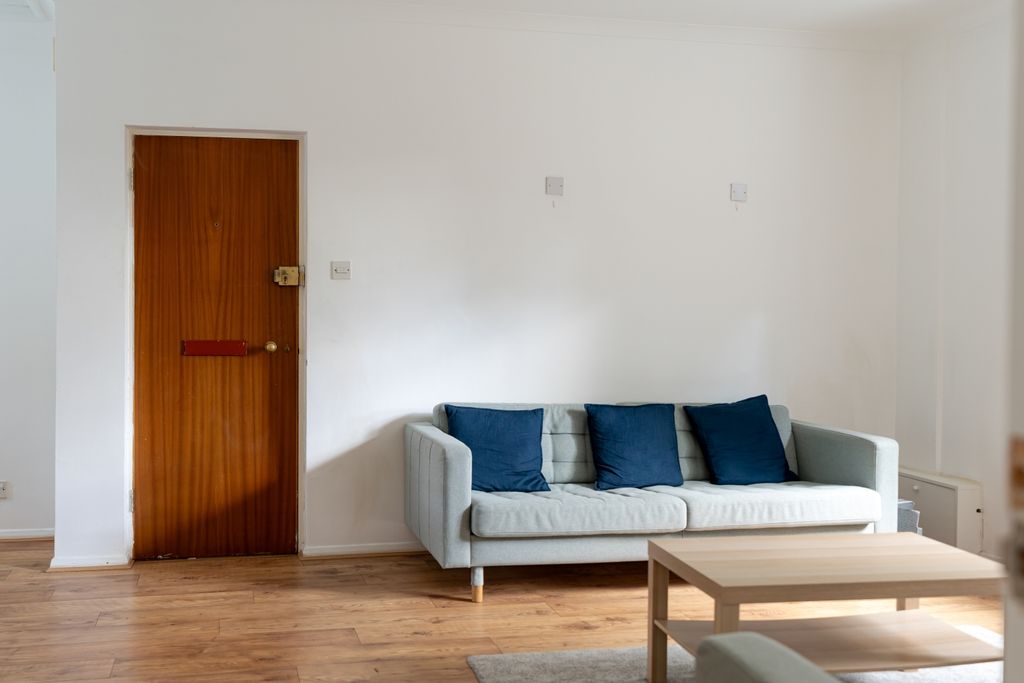 Property photo 3 of 10 Living Room