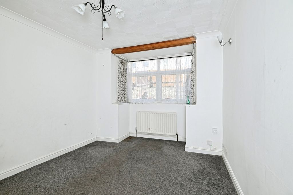 Property photo 2 of 14 Pbox-Img.Jpg
