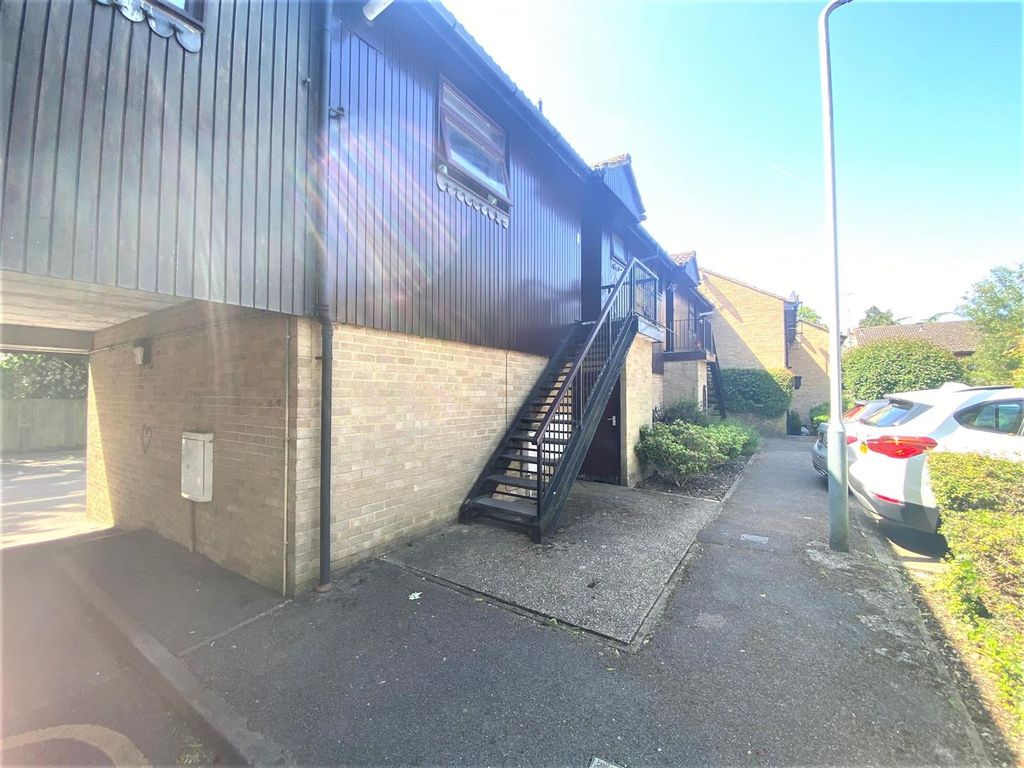 Property photo 1 of 8 External