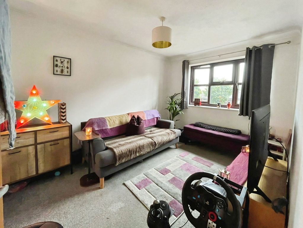 Property photo 3 of 6