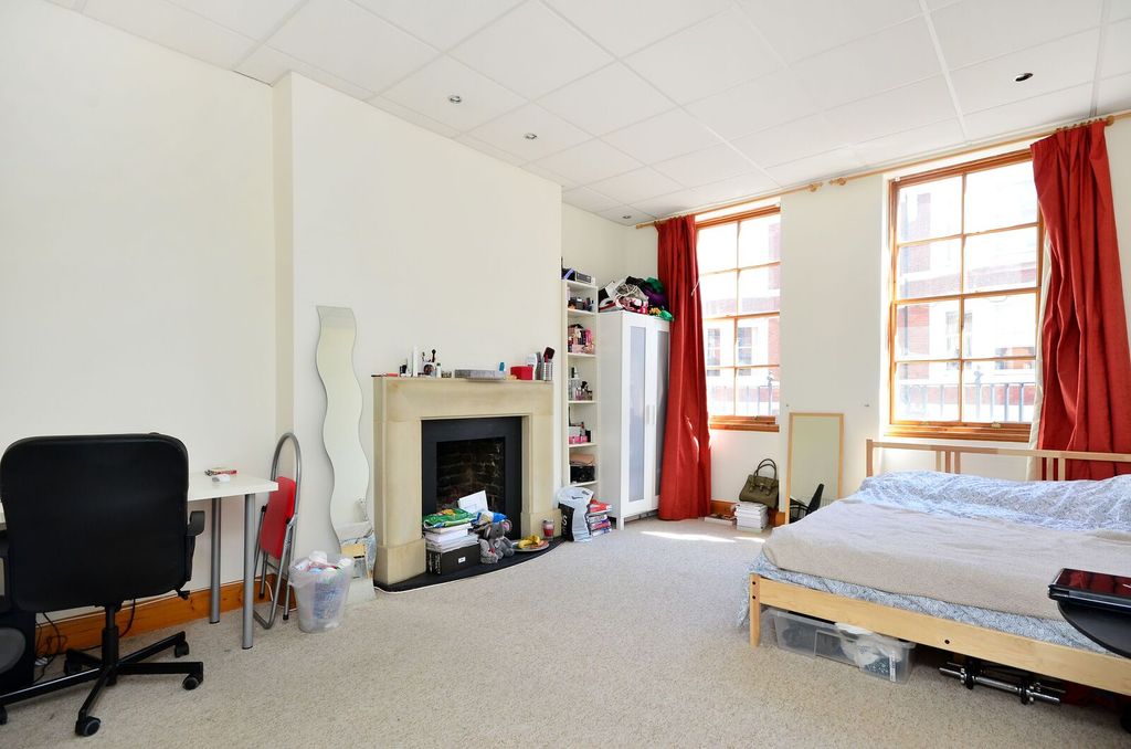 Property photo 1 of 5