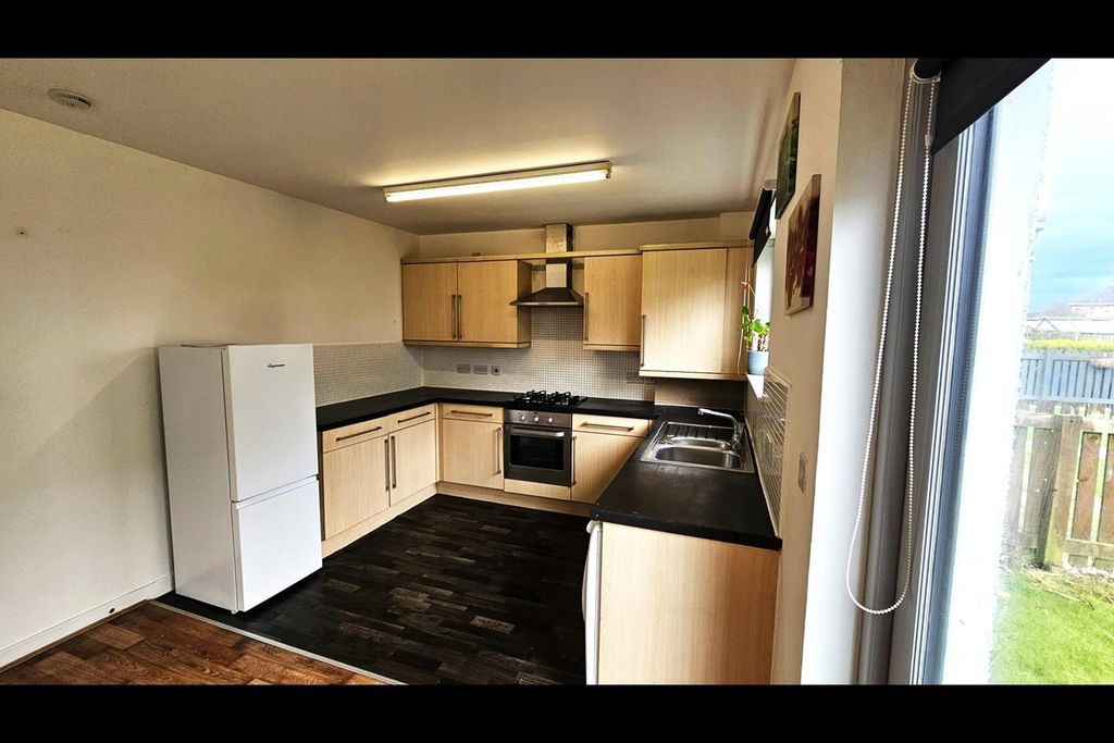 Property photo 2 of 24