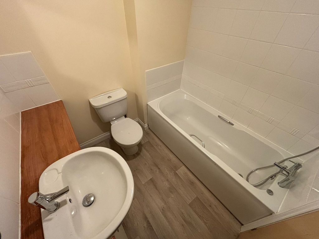 Additional image 9 of 4 bed semi-detached house to rentJuniper Chase, Beverley, East Yorkshire HU17