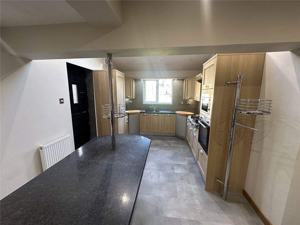 Property photo 3 of 22 Picture No. 03