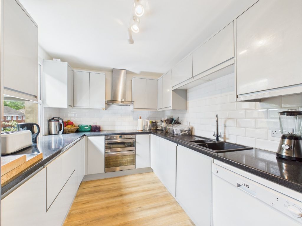 Property photo 2 of 14 4029763