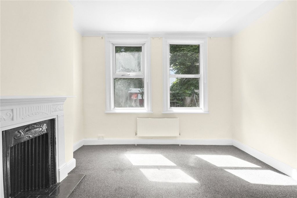 Property photo 2 of 11 Picture No. 15