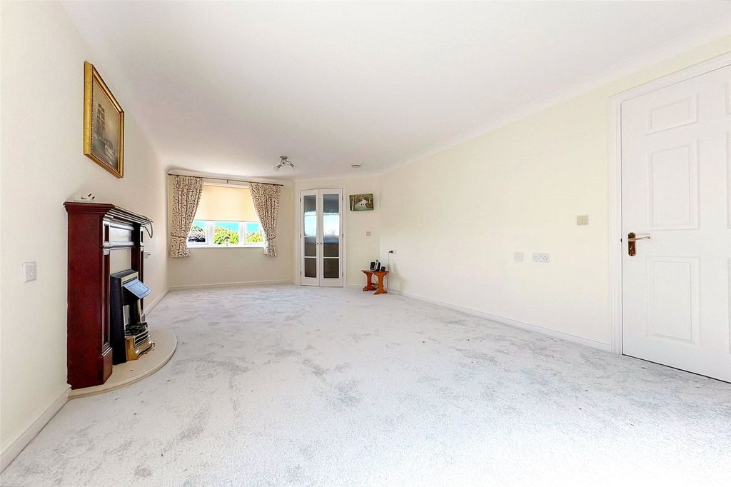 Property photo 2 of 11 Picture No. 15