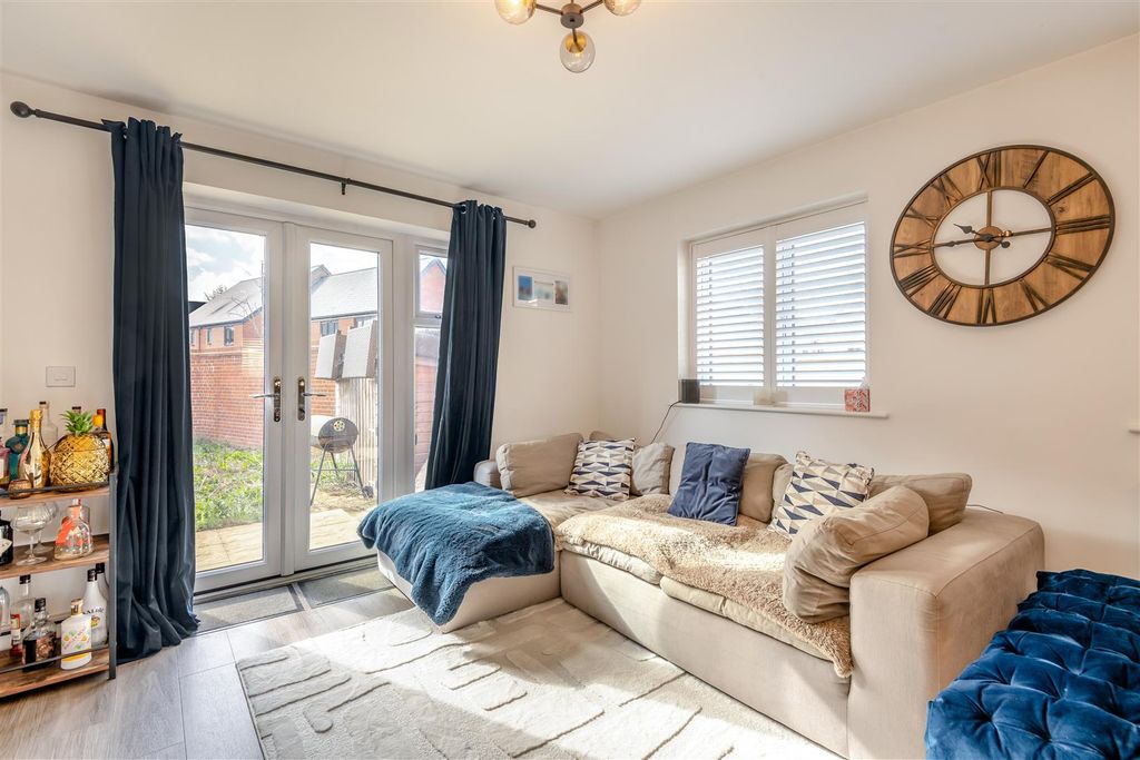 Property photo 2 of 14 Lounge/Kitchen/Dining Area
