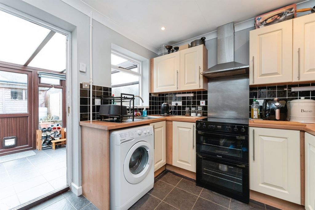 Property photo 3 of 16