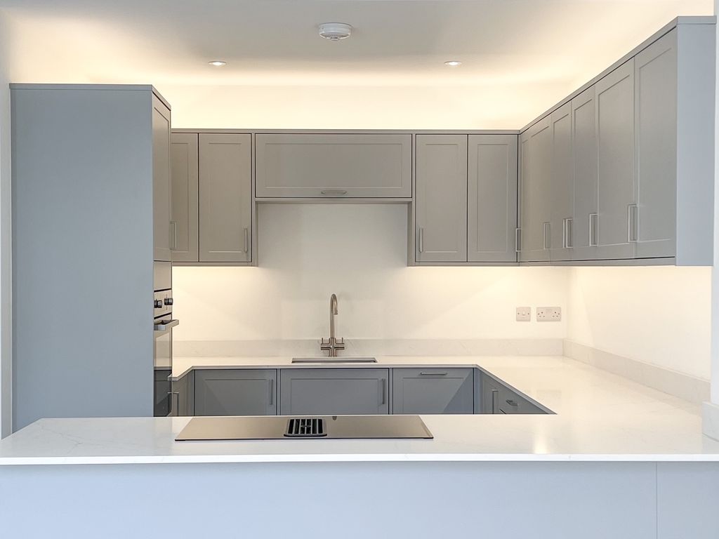 Property photo 2 of 31