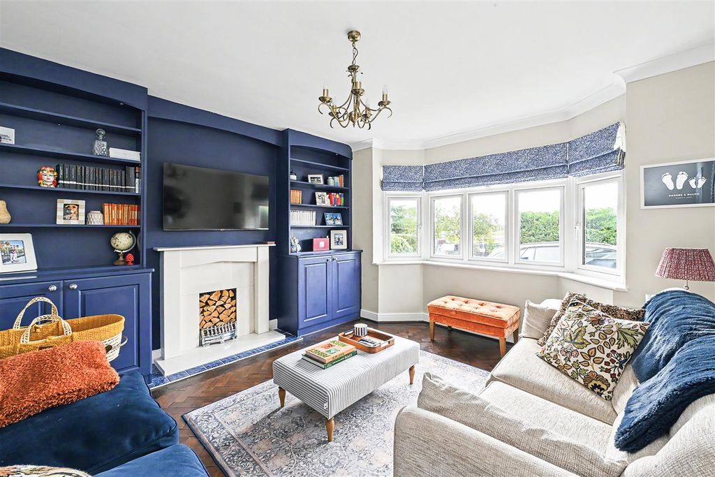 Property photo 3 of 13 Longcutt-03.Jpg