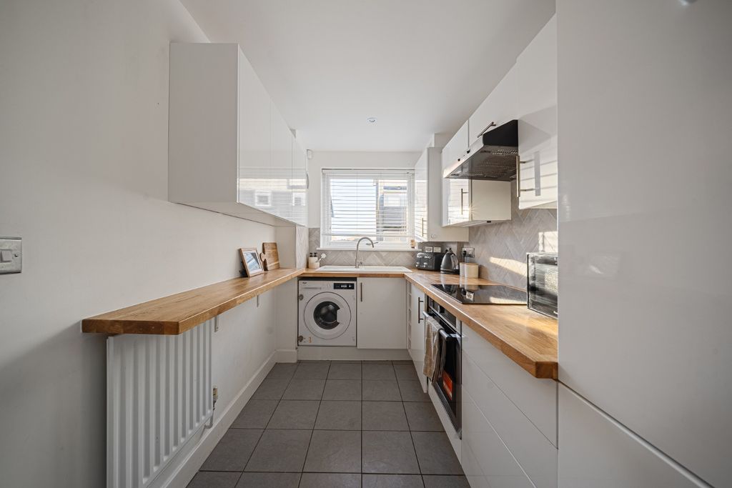 Property photo 3 of 16 4638354