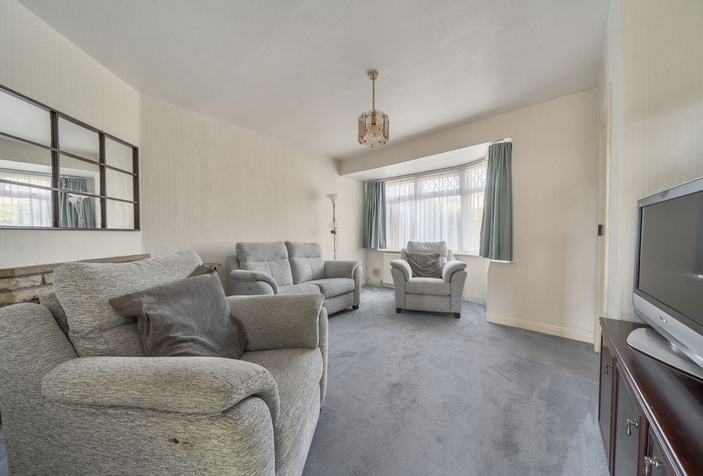 Property photo 3 of 15 1508218-4-6A7d8d7...