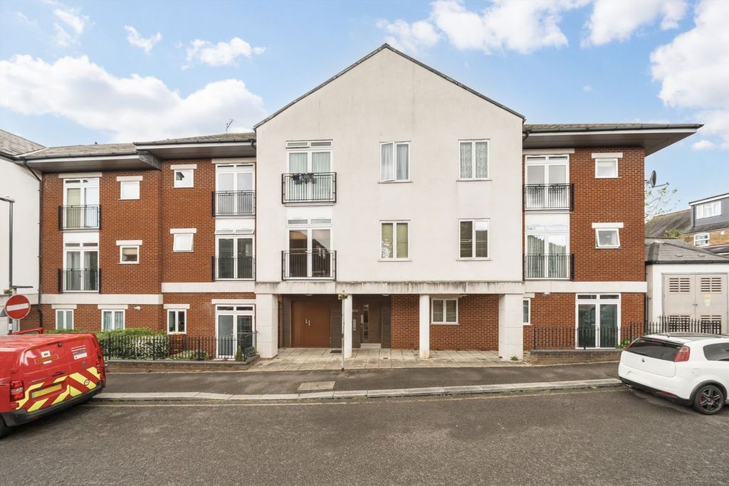 Property photo 1 of 6