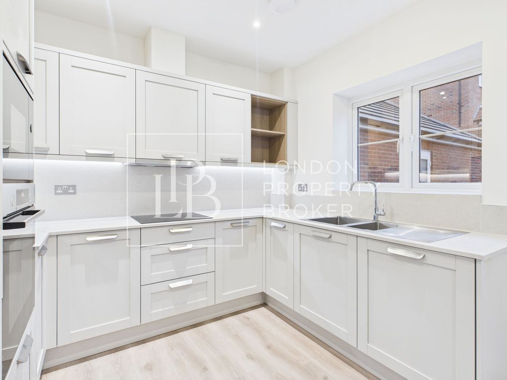 Property photo 2 of 35