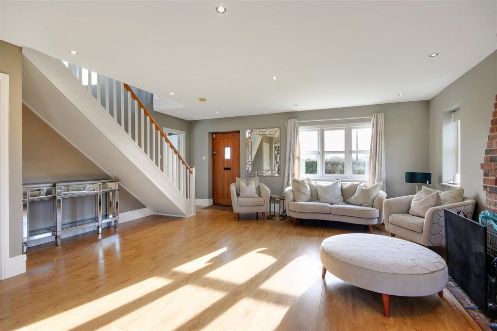 Property photo 3 of 20 2.Jpg