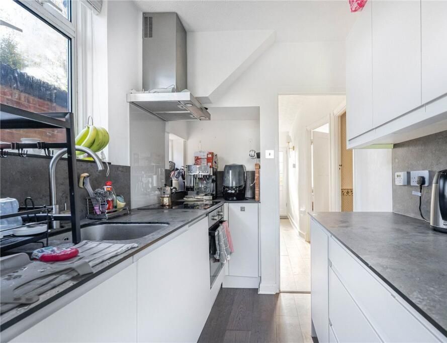 Property photo 3 of 12 Kitchen